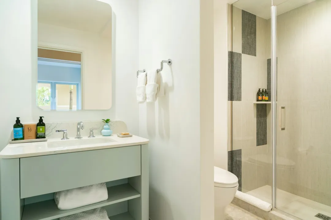 Grace-Bay-Club-Grace-Bay-Two-Bedroom-Suite-Bathroom