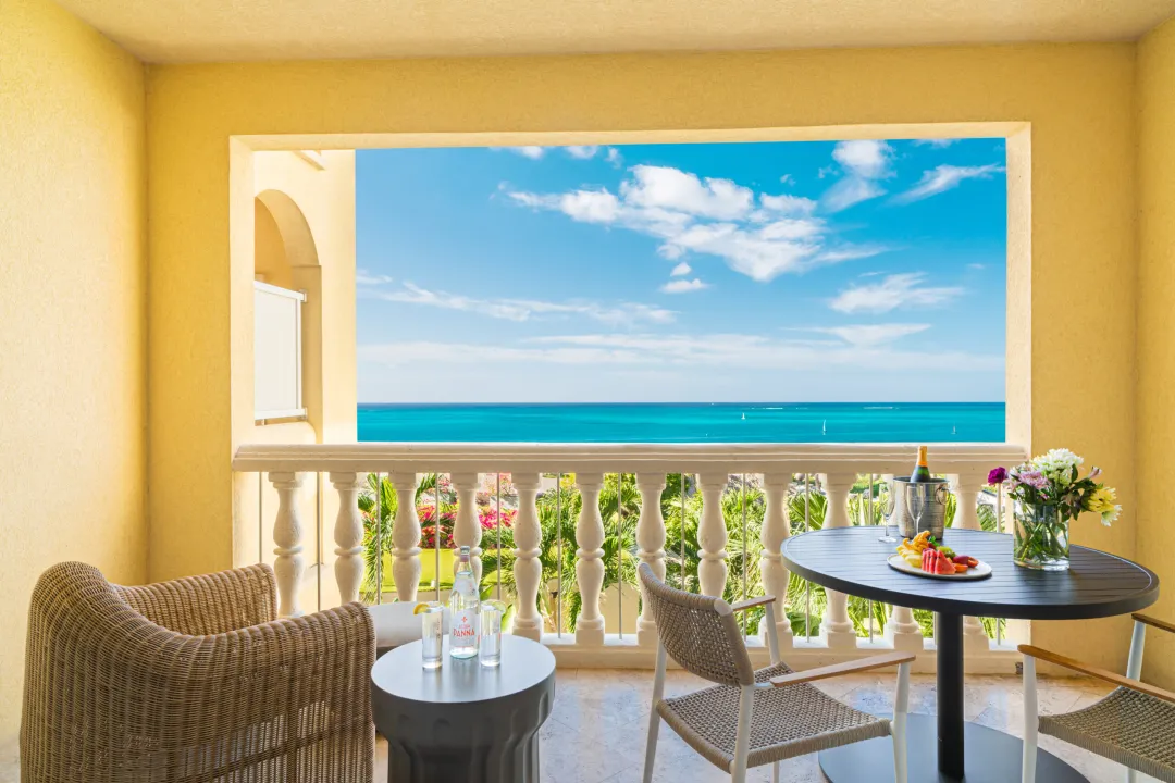 Grace-Bay-Club-Villas-Junior-Suite-Balcony