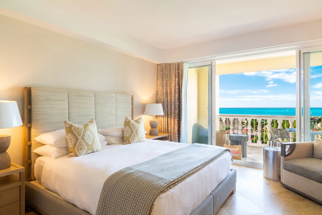 Grace-Bay-Club-Villas-Junior-Suite-Bed-Detail
