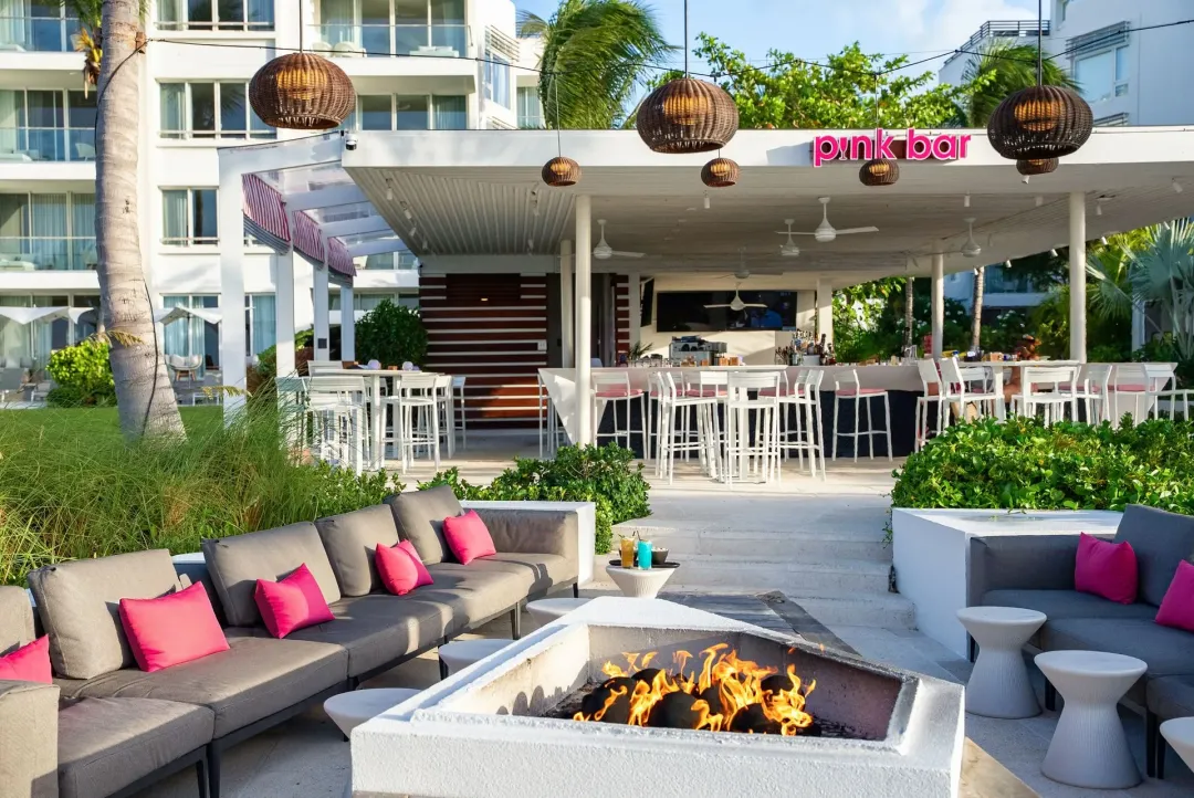 Wymara-Resort-Pink-Bar