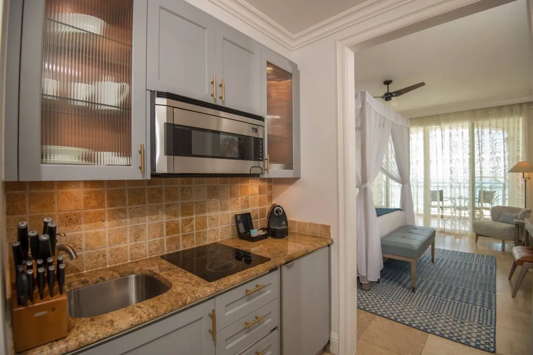 Seven-Stars-Resort-and-Spa-Ocean-Front-Junior-Suite-Kitchenette
