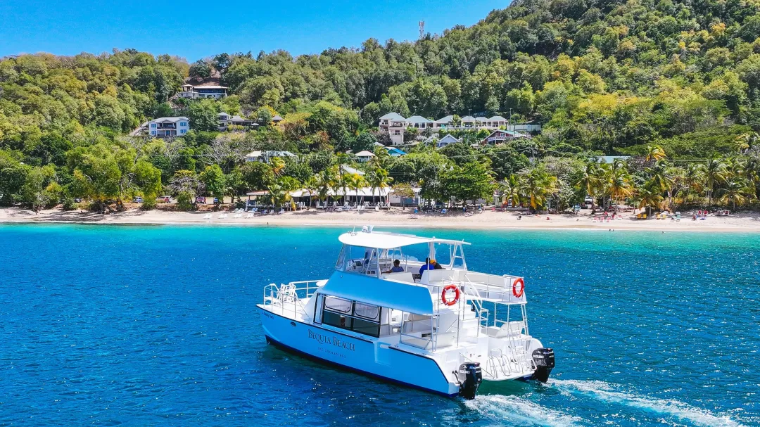 Bequia-Beach-Hotel-Bequia-Boat