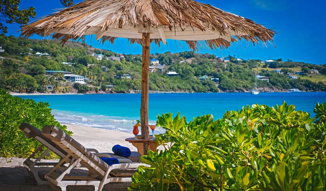 Bequia-Beach-Hotel-Beach-Hut