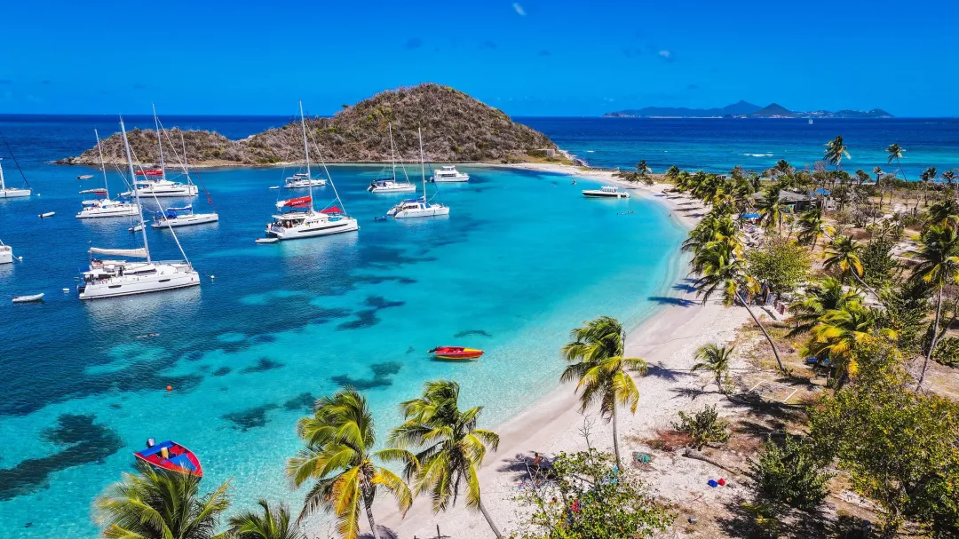 Bequia-Beach-Hotel-Beach