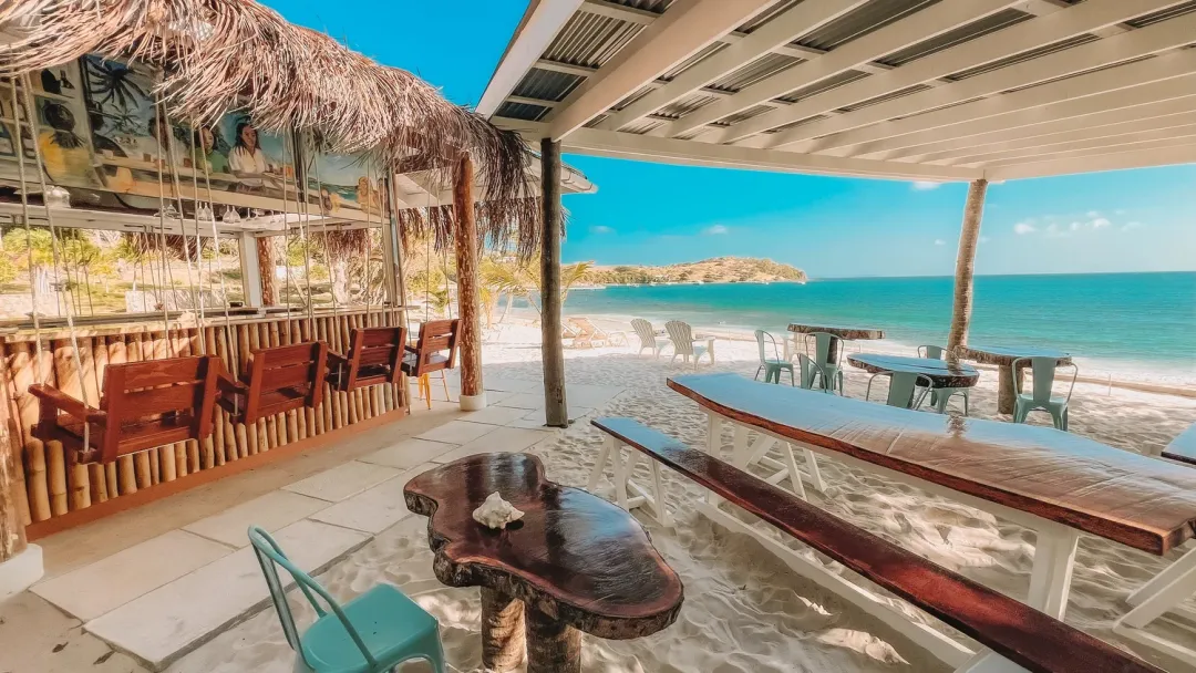 Bequia-Beach-Hotel-The-Sand-Bar