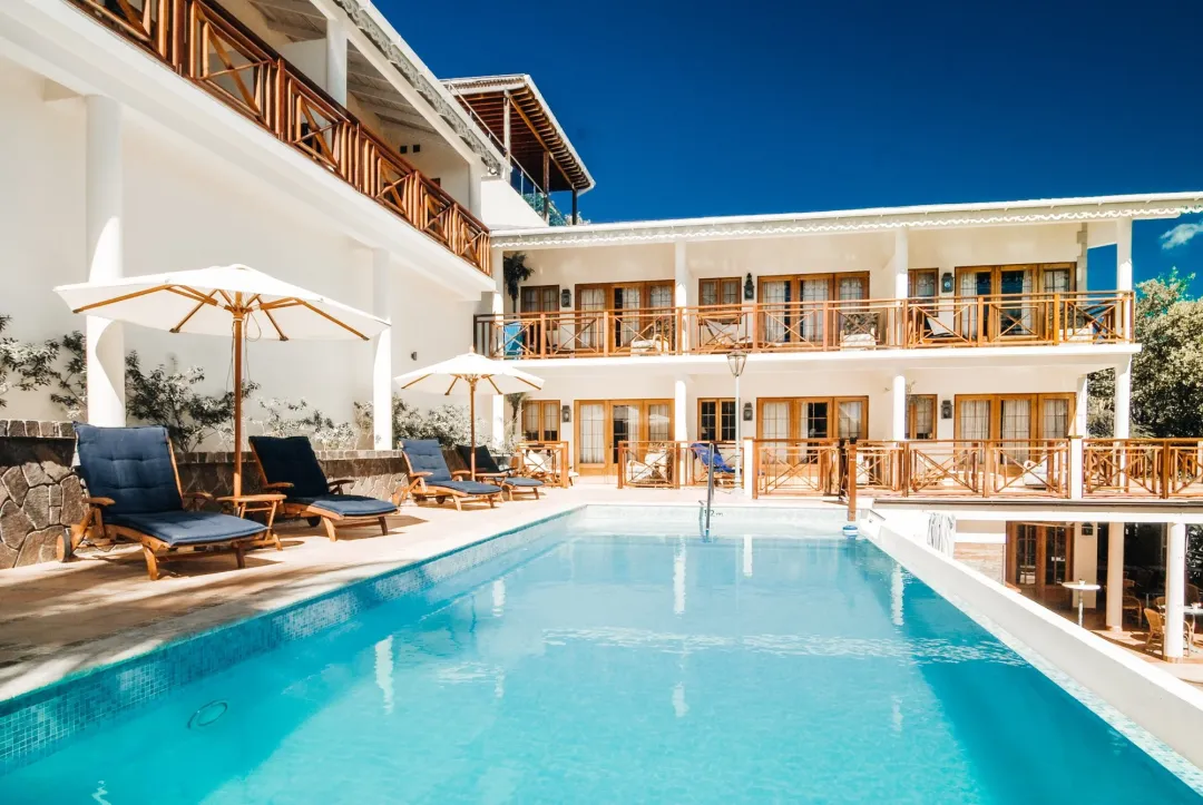 Bequia-Beach-Hotel-Classic-Room-Direct-Pool-Access