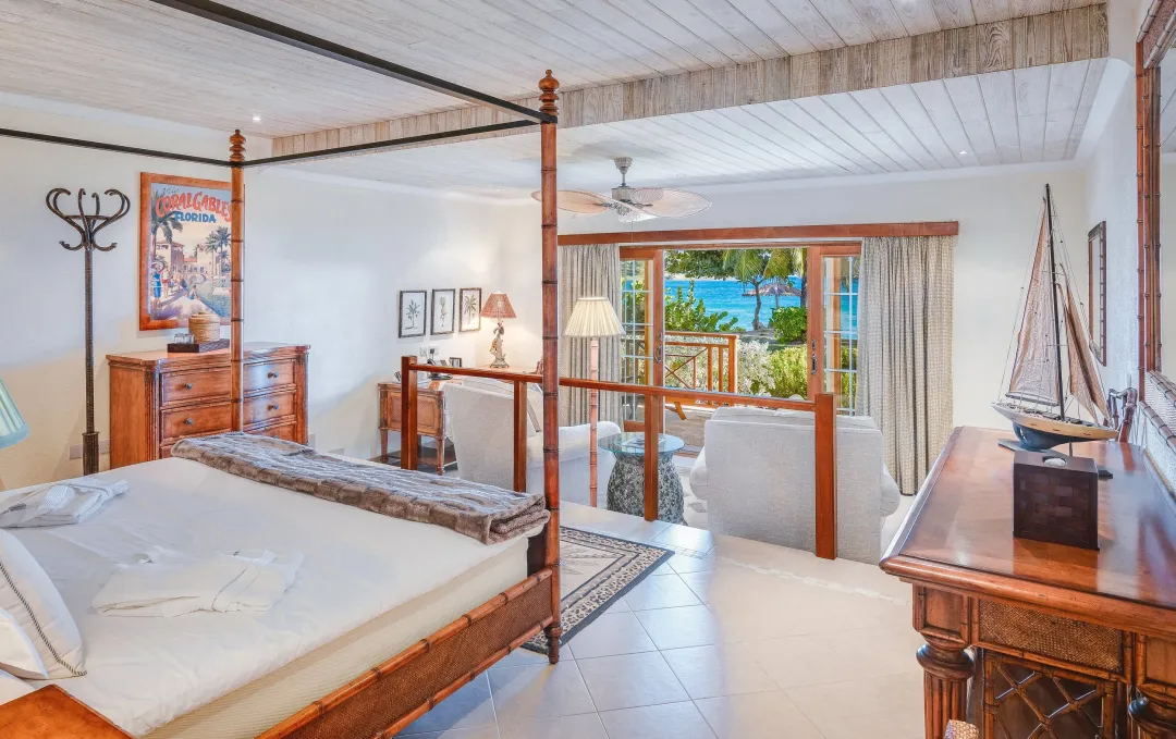 Bequia-Beach-Hotel-Beachfront-Suite-King-Bed