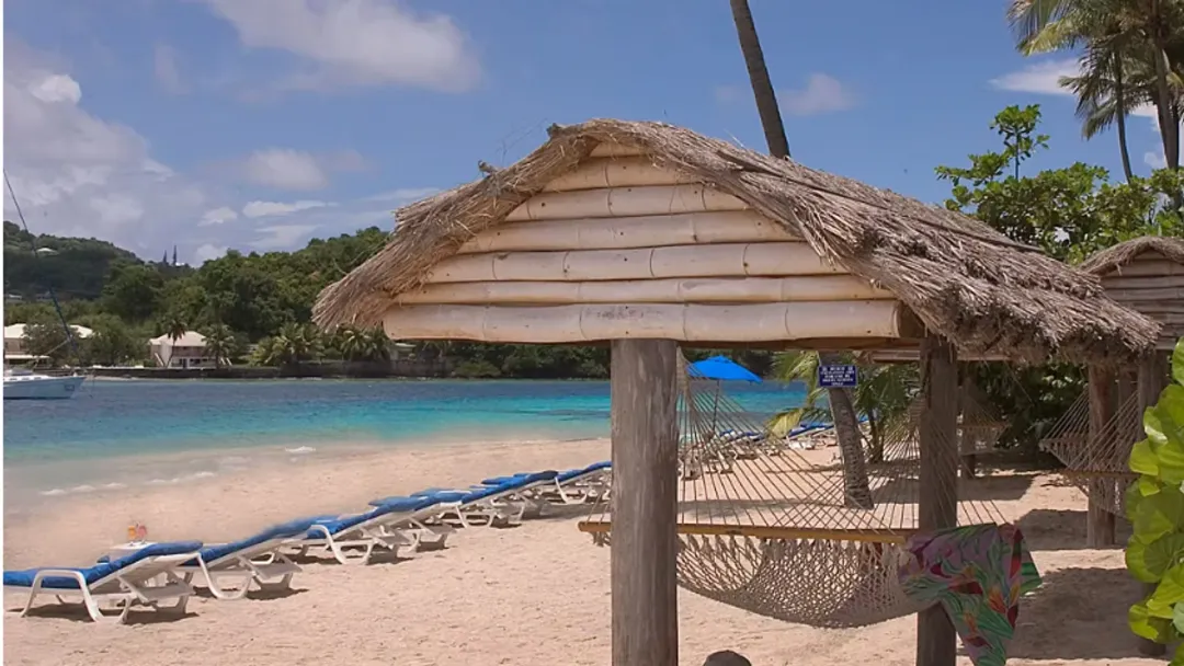 Young-Island-Beach-Beds