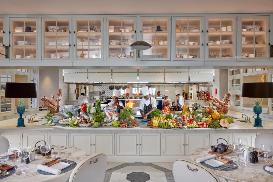 Mandarin-Oriental-Canouan-Buffet-Set-up