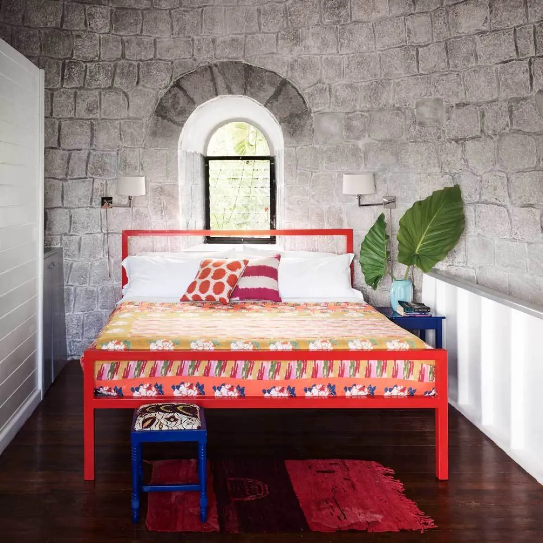 Golden-Rock-Inn-Sugar-Mill-King-Bed