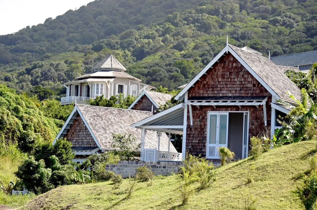 Belle-Mont-Sanctuary-Resort-Luxury-Cottage-Exterior