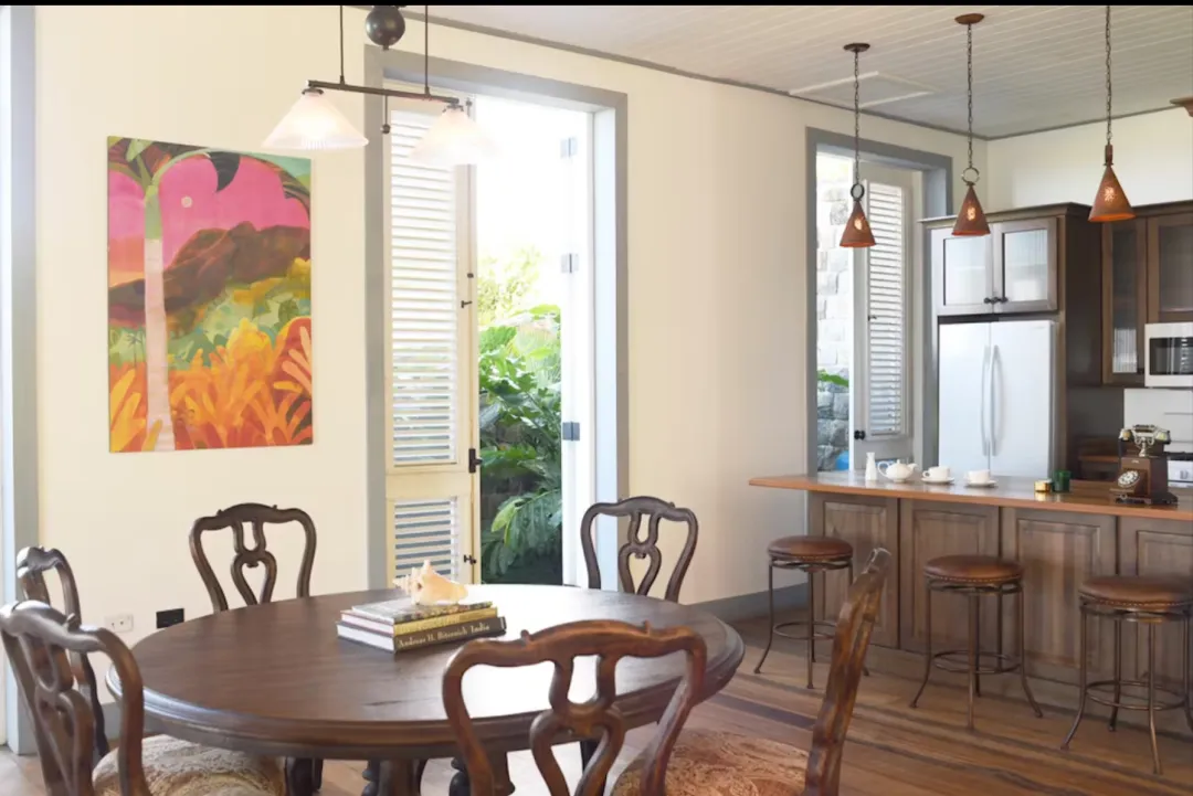 Belle Mont Sanctuary Resort - Luxury Two Bedroom Villa with Pool - Kitched and Dining Area