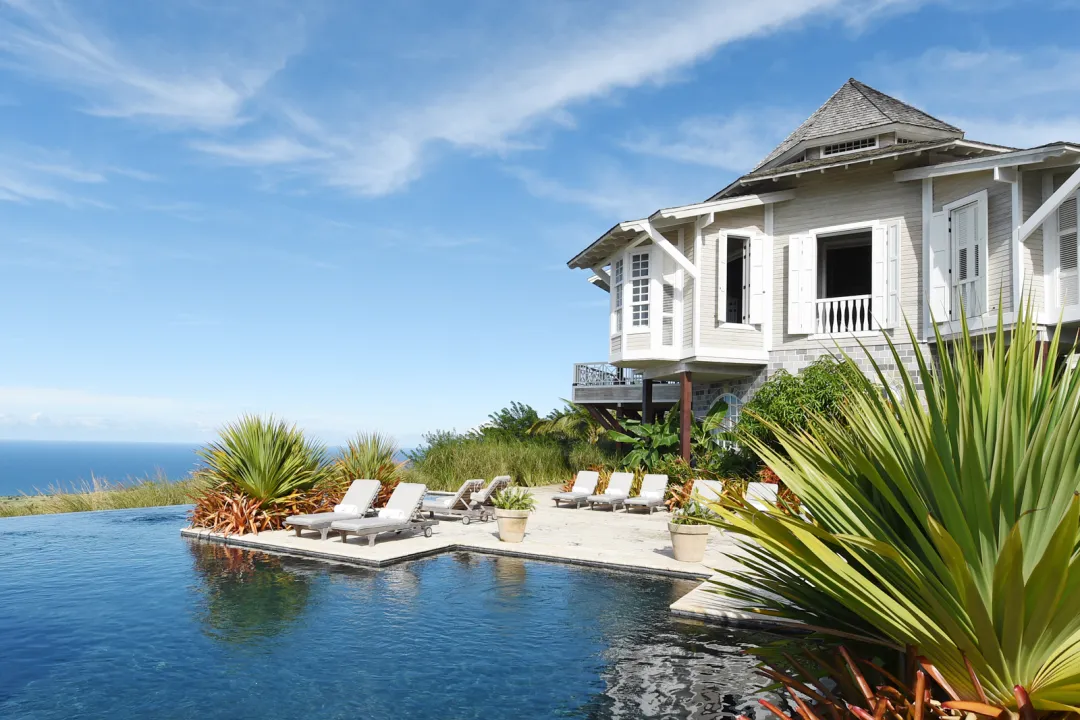 Belle Mont Sanctuary Resort - Pool Bar and Terrace