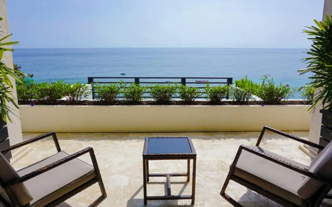Sunset-Reef-Standard-King-Suite-Private-Terrace