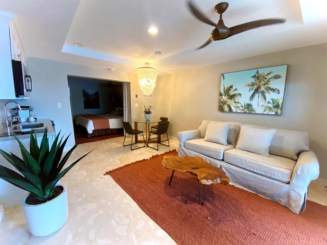Sunset-Reef-Standard-King-Suite-Living-Room