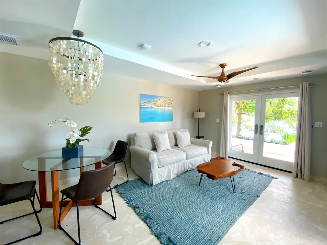 Sunset-Reef-Deluxe-Suite-Expansive-Doors