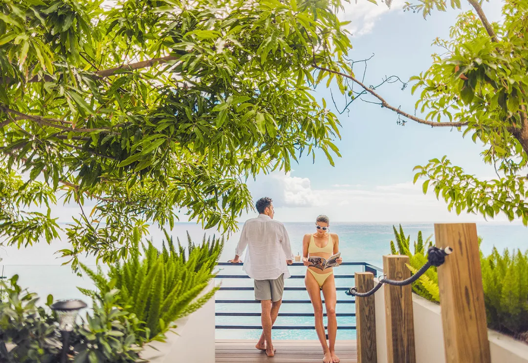 Sunset-Reef-Couple-by-the-deck