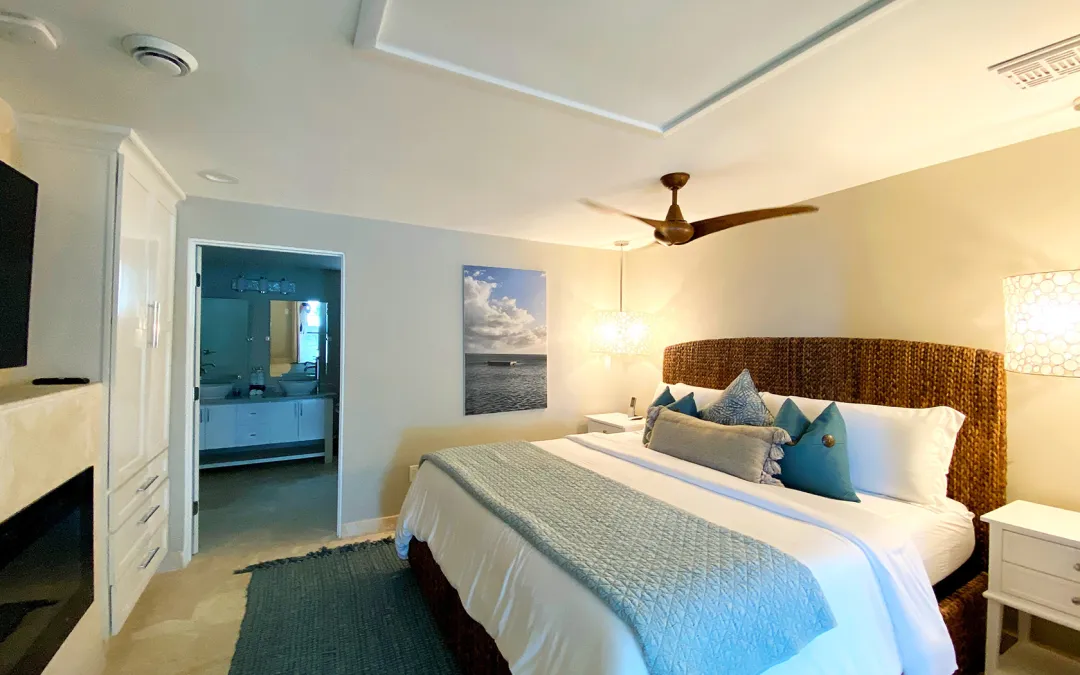 Sunset-Reef-Standard-King-Suite-Bed