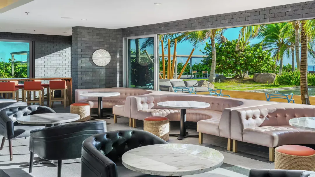 Koi-Resort-Koi-Restaurant-Lounge-Garden-View
