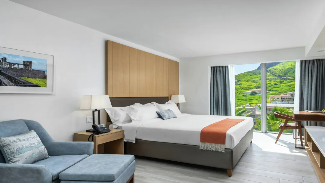 Koi-Reosrt-Mountain-View-King-Room-Detail