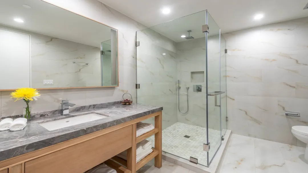 Koi-Reosrt-Mountain-View-King-Room-Bathroom