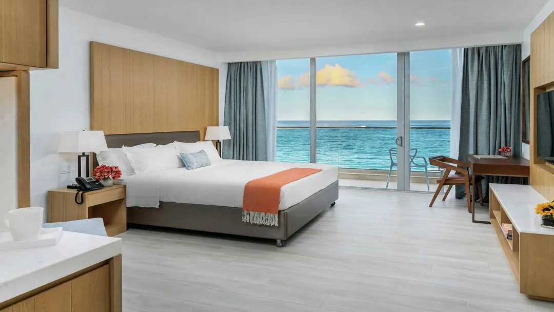 Koi-Resort-Oceanfront-View-King-Bed