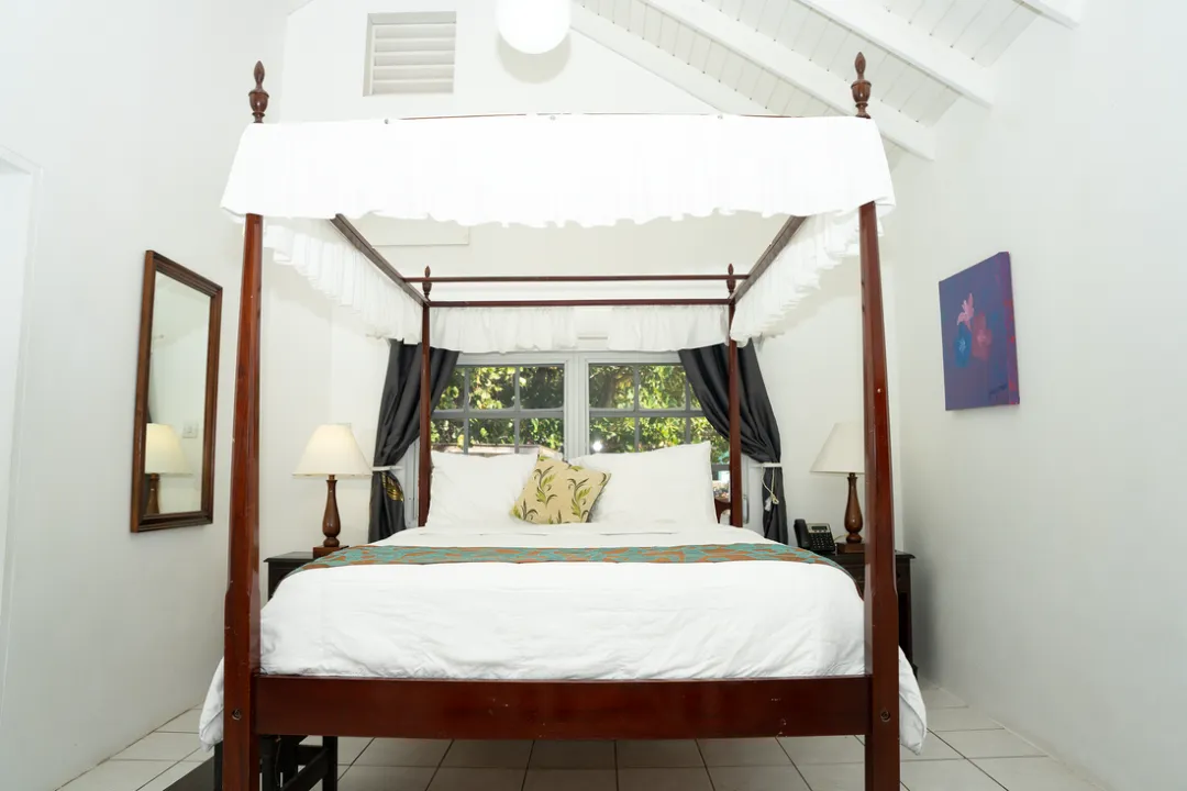 Oualie Beach Resort - Studio - Queen Bed