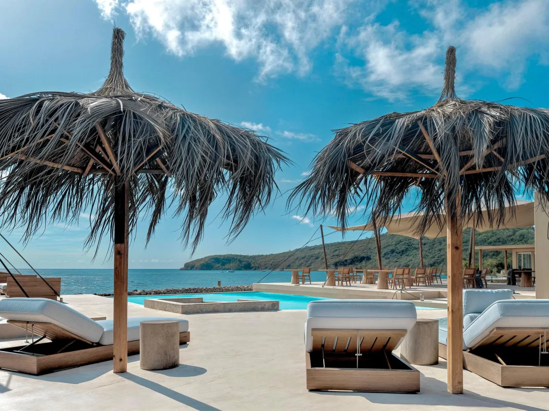Chatham-Bay-Tenuta-Pool-Area