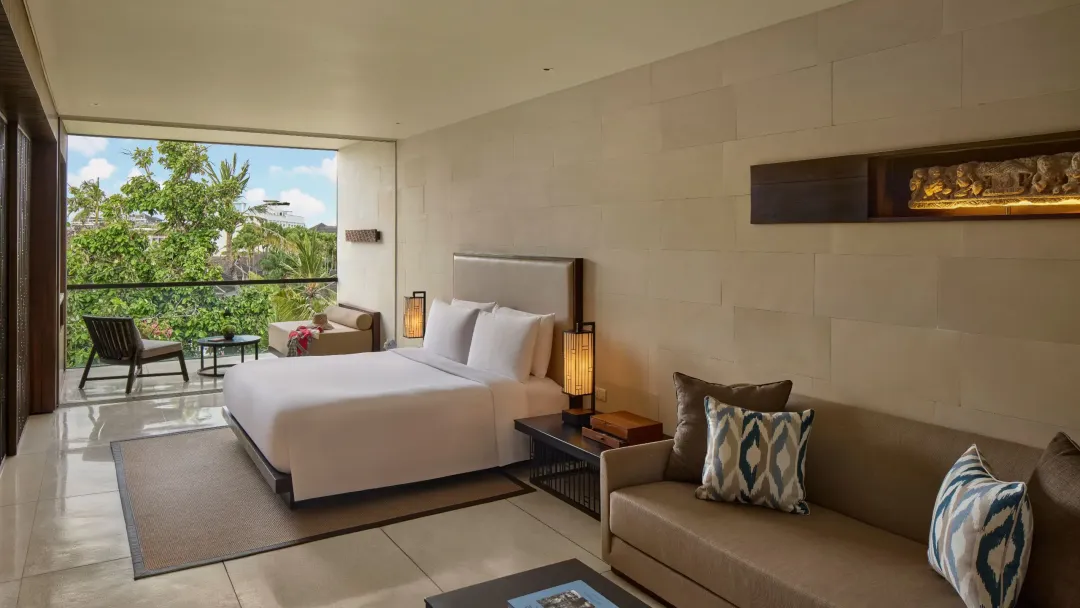 Alila-Seminyak-Deluxe-Suite-King-Bed