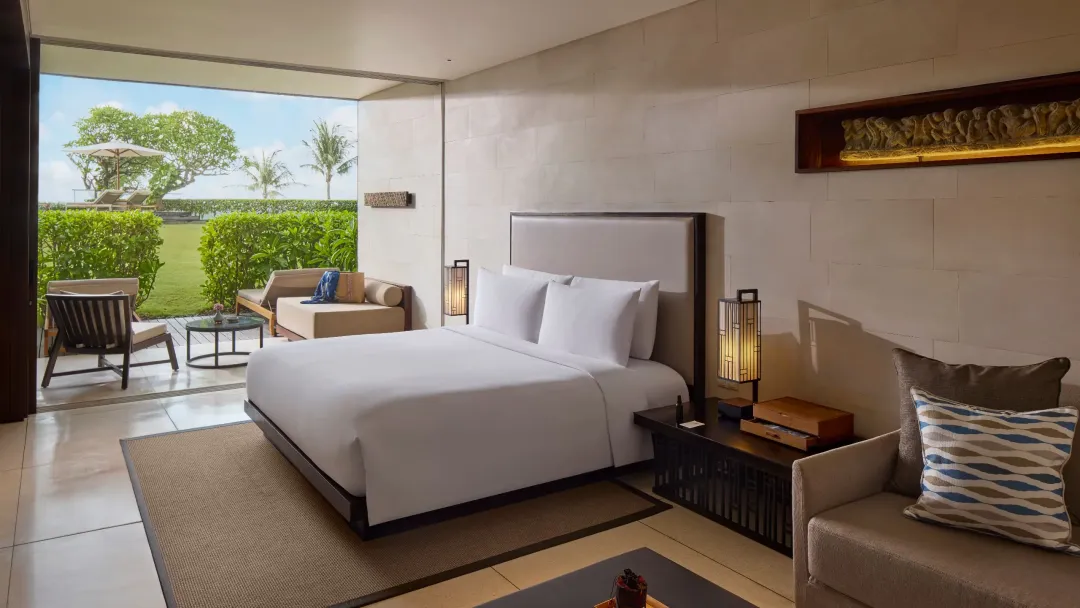 Alila-Seminyak-Terrace-Suite-King-Bed