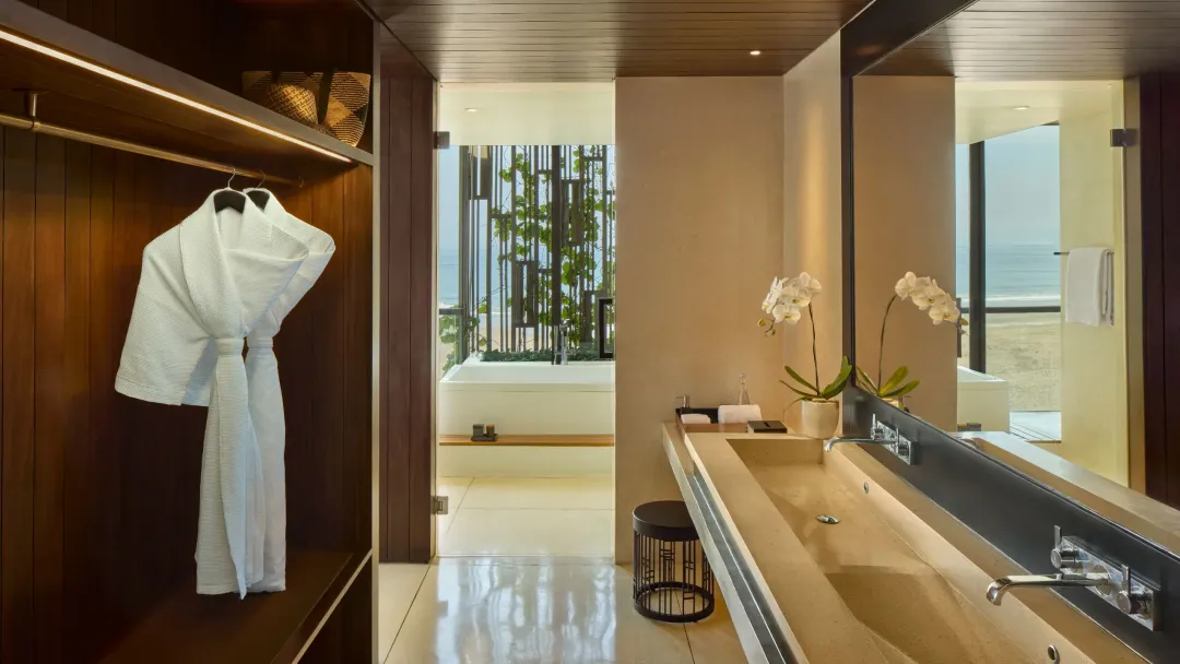 Alila-Seminyak-Seminyak-Suite-Bathroom