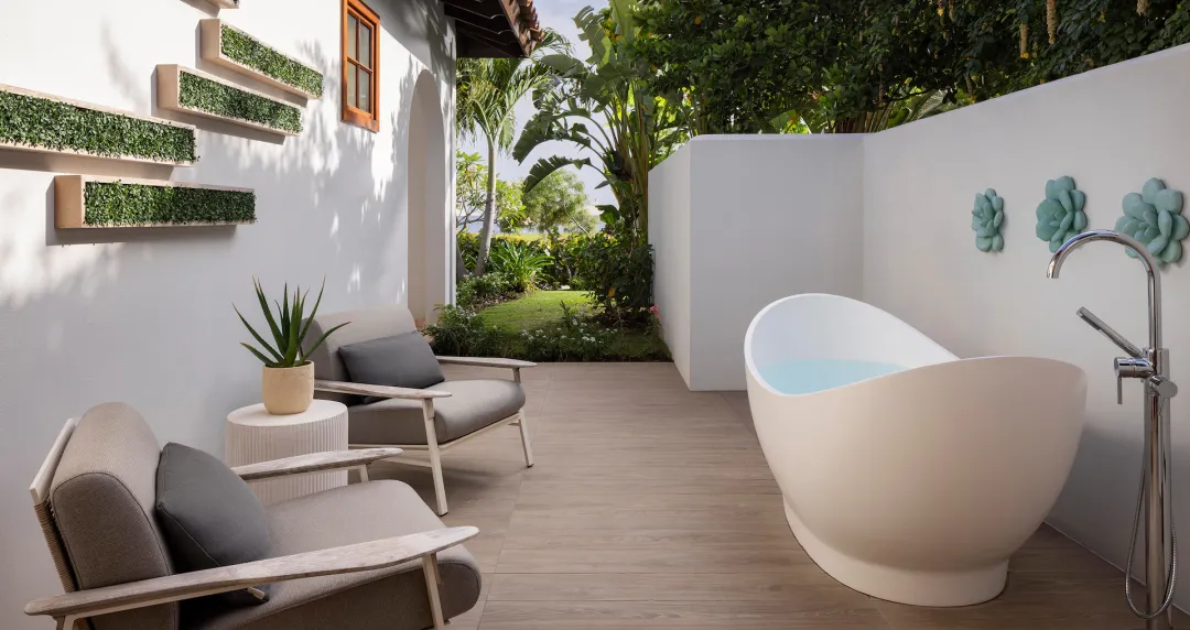 Melemele One Bedroom Butler Walkout Suite with Patio Tranquility Soaking Tub - Terrace Lounge with Bathtub
