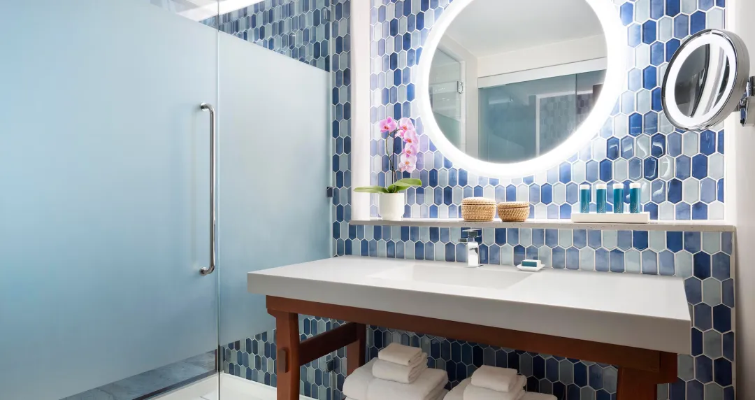 Carisia One Bedroom Swim-up Butler Suite with Patio Tranquility Soaking Tub - Bathroom