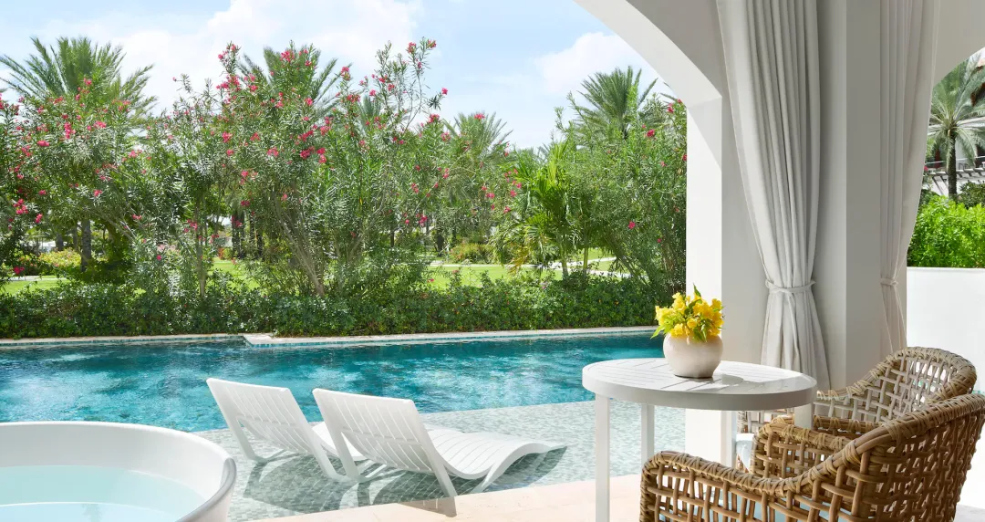 Carisia One Bedroom Swim-up Butler Suite with Patio Tranquility Soaking Tub - Pool Lounge