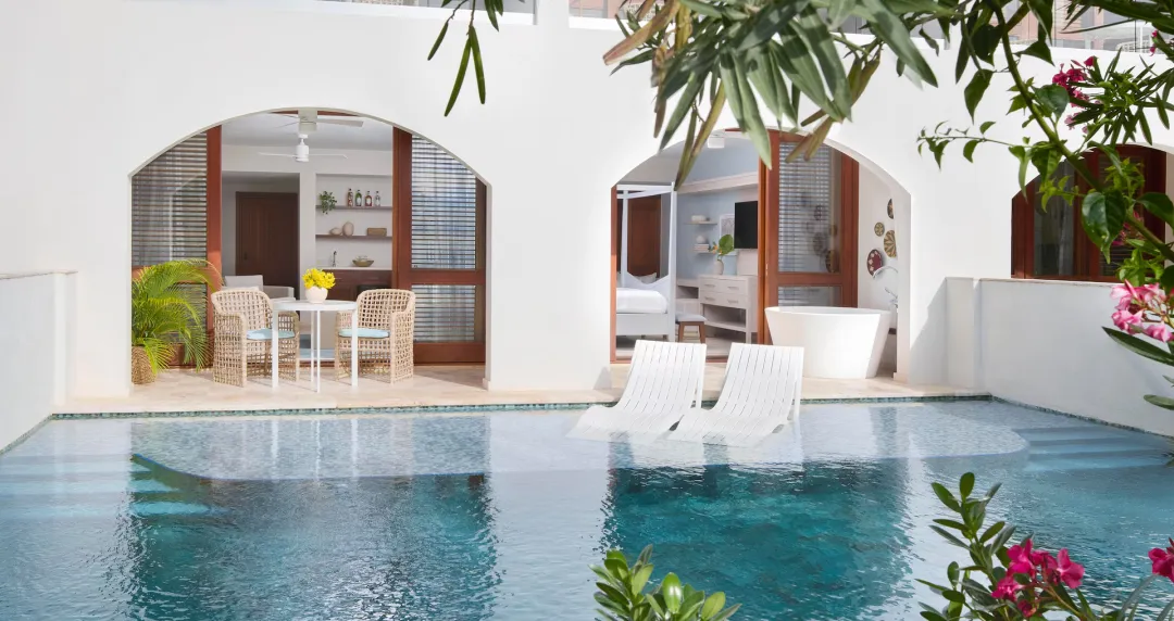Carisia One Bedroom Swim-up Butler Suite with Patio Tranquility Soaking Tub - Pool