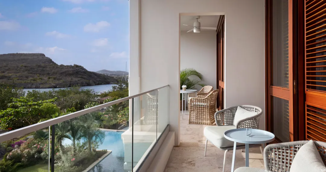 Sunchi Beachside Oceanview One Bedroom Butler Suite - Balcony Lounge