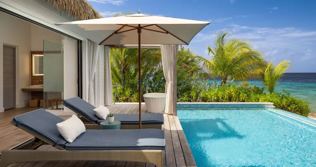 Sandals Royal Curaçao - Pool Lounge