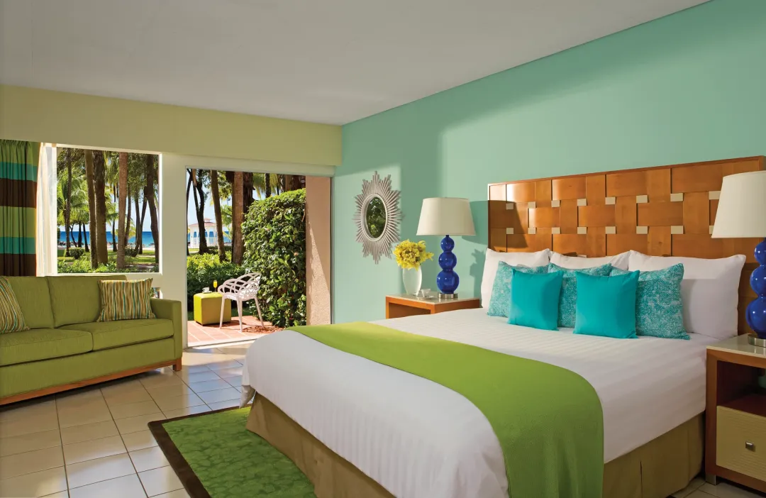 Deluxe Garden View Room - King Bed