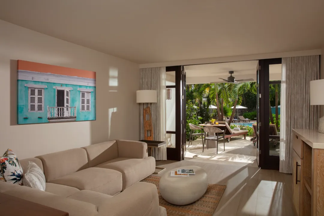 Master Suite Pool View - Living Room
