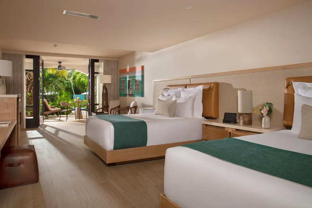 Master Suite Pool View - Twin Bed
