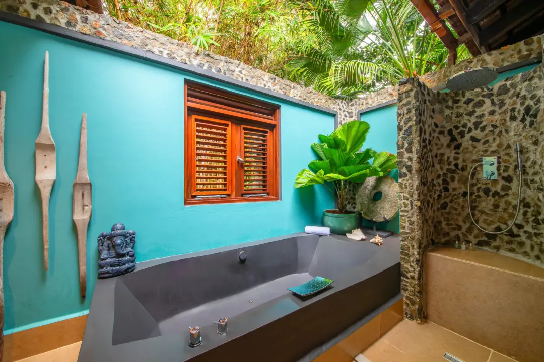 Banyan Tree Room - Bathroom