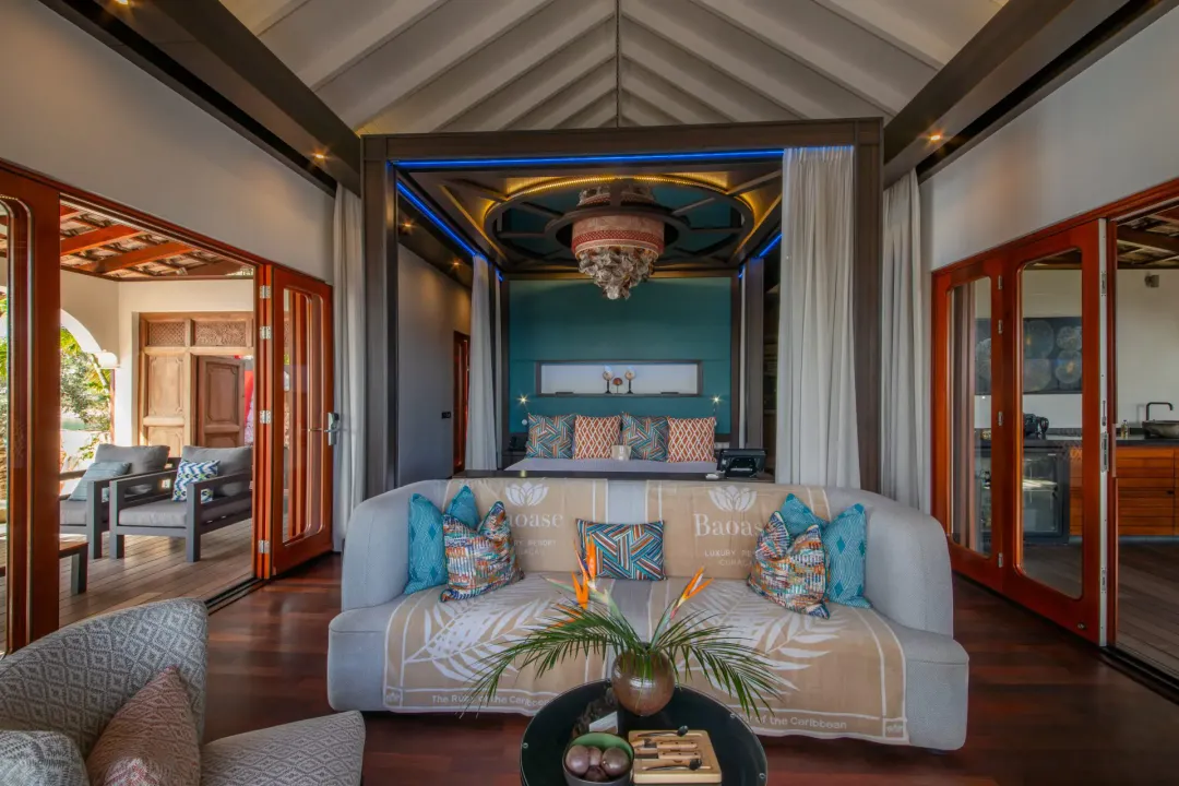 Superior Beachfront Pool Suite - Seating Aeria