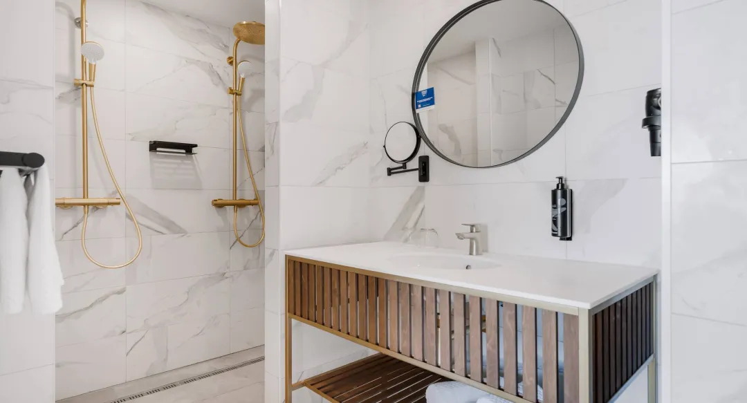Oceanview Suite - Bathroom