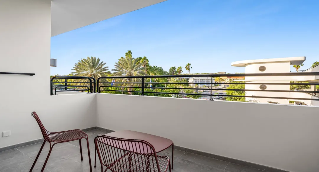 Deluxe Room - Balcony Lounge