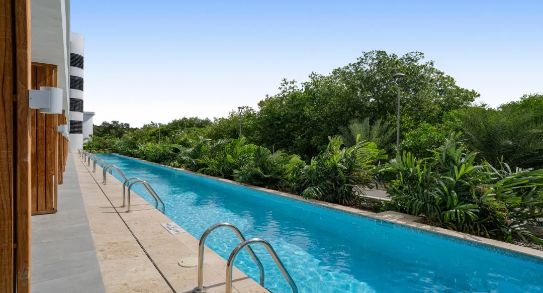 Deluxe Swim-up Room - Pool View