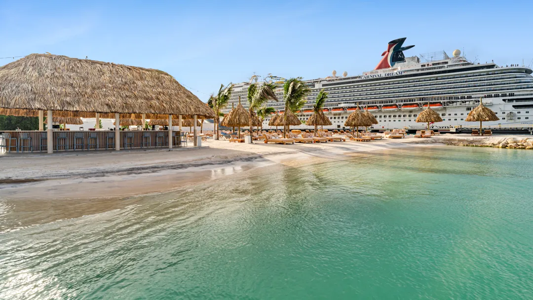 The Rif at Mangrove Beach Corendon Curaçao - Pool Bar with Cruse View