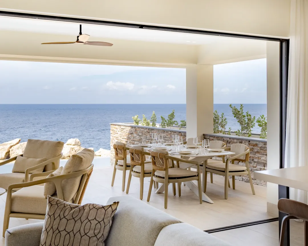 Oceanfront Luxury One Bedroom Condo @ The Ridge - Terrace Lounge