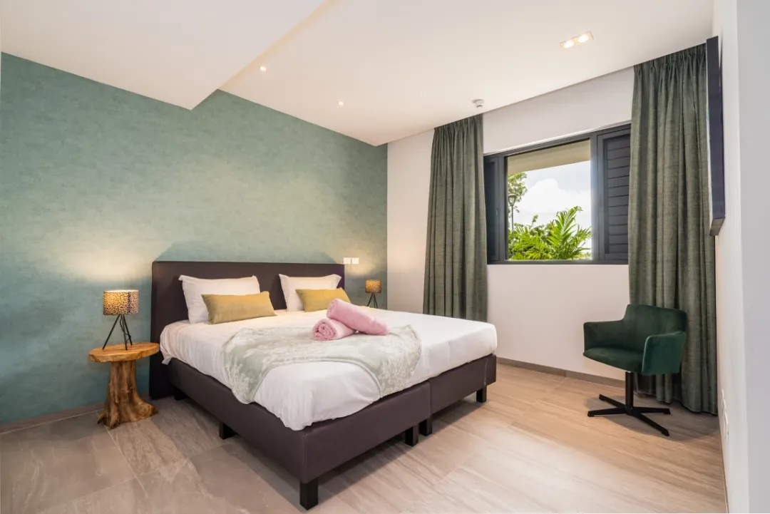 Beachfront One Bedroom Luxury Apartment @ The Shore - Bedroom