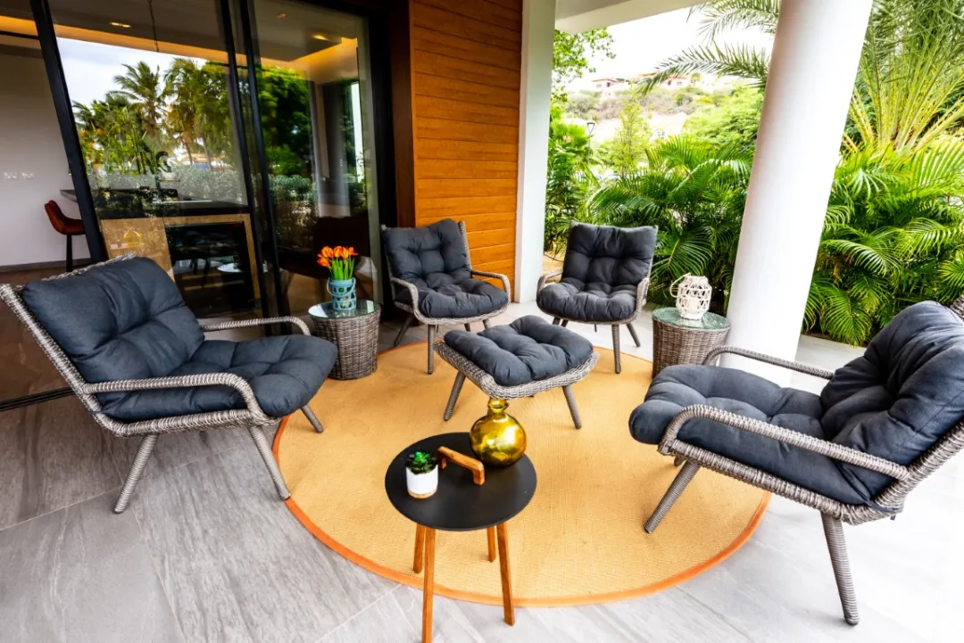 Beachfront Two Bedroom Luxury Apartment @ The Shore - Terrace Lounge