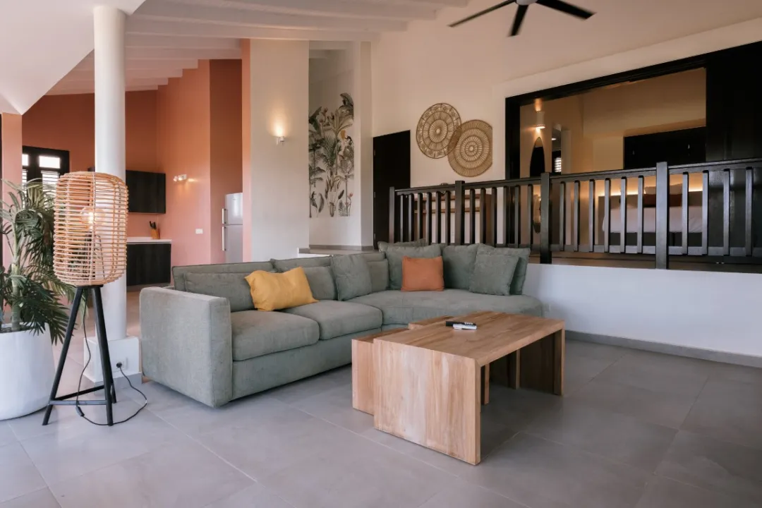 The Garden One Bedroom Condo - Pattio Lounge